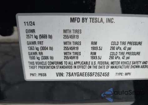 2025 Tesla Model Y Long Range Dual Motor All-Wheel Drive z USA, uszkodzony, nr VIN 7SAYGAEE6SF262458